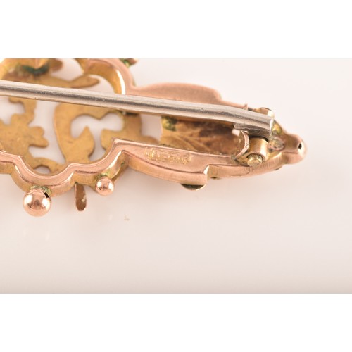 45 - A group of 9ct yellow gold jewellery, to include a Verity watch with bracelet strap, a box link chai... 