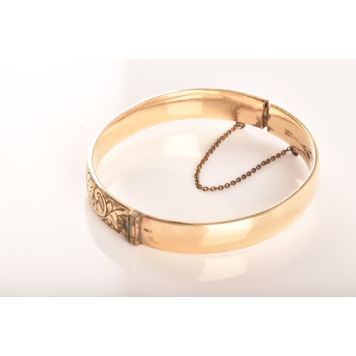 45 - A group of 9ct yellow gold jewellery, to include a Verity watch with bracelet strap, a box link chai... 