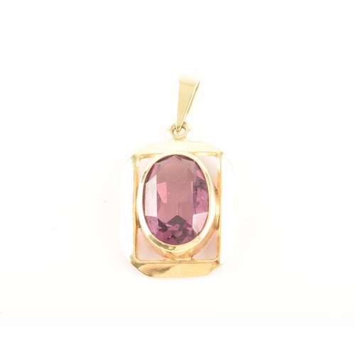 84 - A yellow metal mounted rose quartz Buddha pendant, unmarked, together with a 9ct yellow gold and ame... 