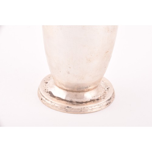 221 - A George VI silver sugar sifter, hallmarked Birmingham 1947 by William Suckling, 14 x 5.3 cm, 4.4 oz... 