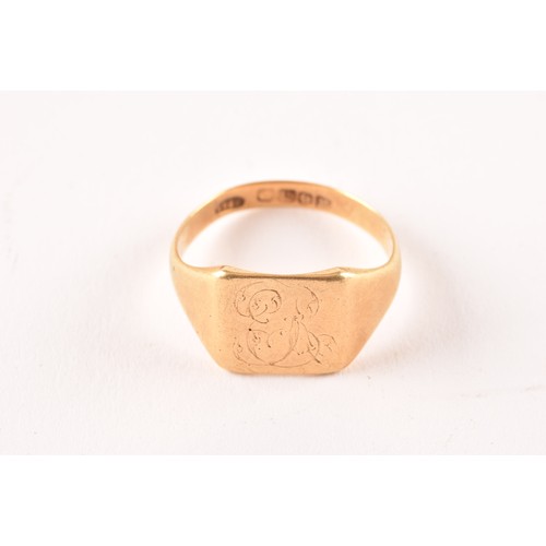 101 - A 18ct yellow gold signet ring, with full hallmarks for Birmingham 1936 by H Huntley & Sons, ini... 