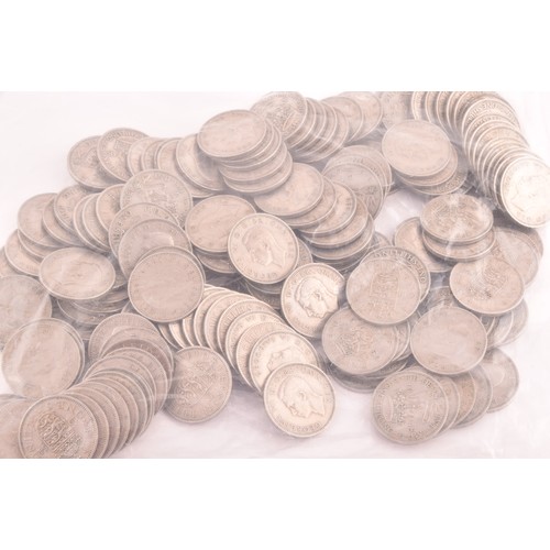 161 - A collection of pre 1947 British silver coinage, along with later circulated coinage, 226.5 grams.