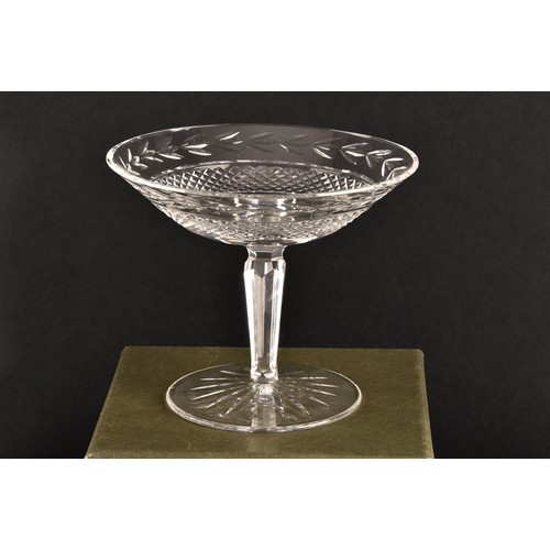 274 - A collection of Waterford cut crystal glasses, including six wine glasses, six champagne flutes, fou... 