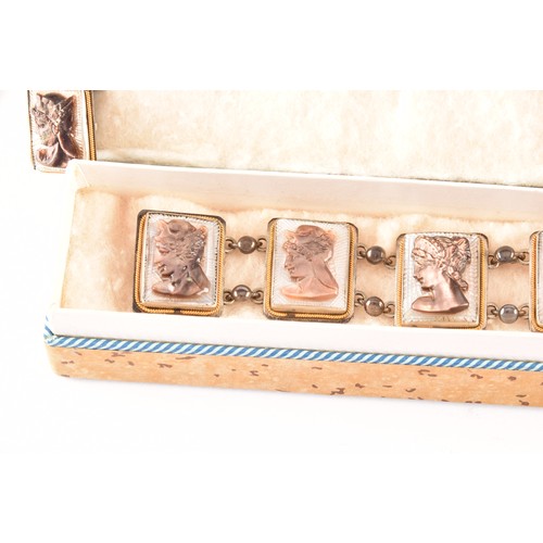 109 - A collection of jewellery to include an late 19th century yellow and rose gold bar brooch featuring ... 