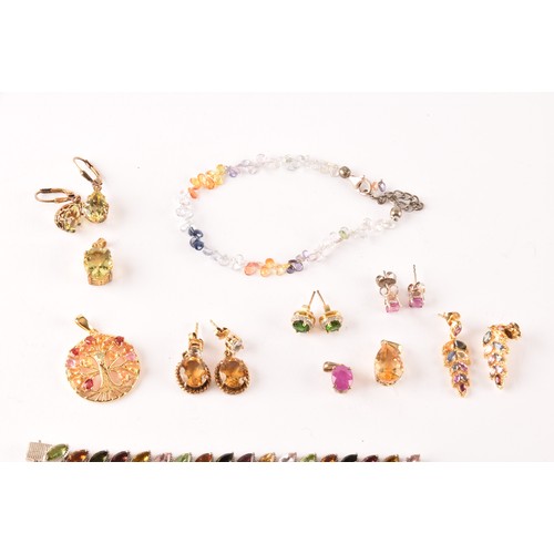 122 - A small group of silver and gemstone jewellery, including a silver gilt and multi-coloured sapphire ... 