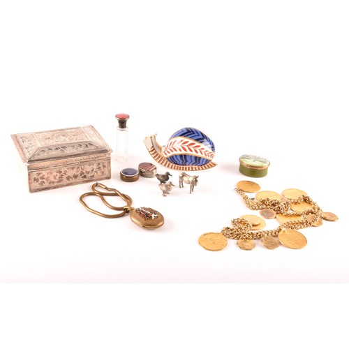 250 - A collection of assorted objet d'art, including a hand painted enamel pill box by Crummles & Co ... 