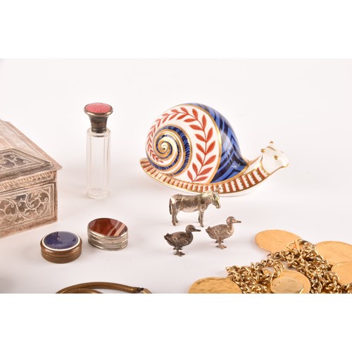 250 - A collection of assorted objet d'art, including a hand painted enamel pill box by Crummles & Co ... 