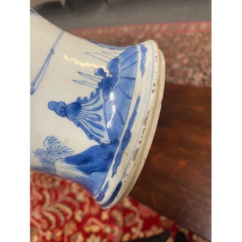 1 - A large Chinese Kangxi blue and white baluster vase, decorated with scenes of warriors and figures o... 