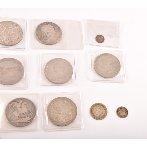 81 - A collection of George V and later silver circulated coinage, including shillings and six pence, tog... 