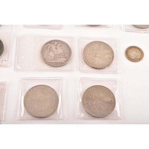 81 - A collection of George V and later silver circulated coinage, including shillings and six pence, tog... 