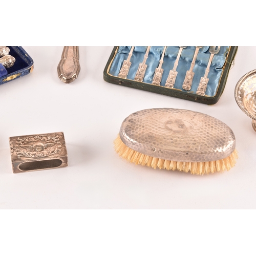 116 - A group of assorted silver items including a pair of baskets with hallmarks for London 1914, a pair ... 