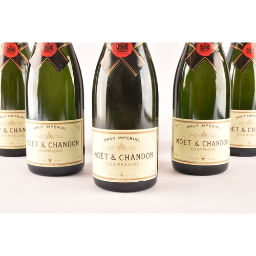 311 - Six bottles of Moët & Chandon Brut Impérial champagne, including a 1992 bottle, each 75 cl. (6)