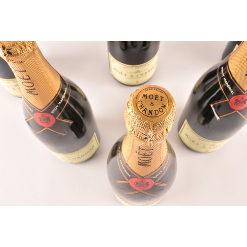 311 - Six bottles of Moët & Chandon Brut Impérial champagne, including a 1992 bottle, each 75 cl. (6)