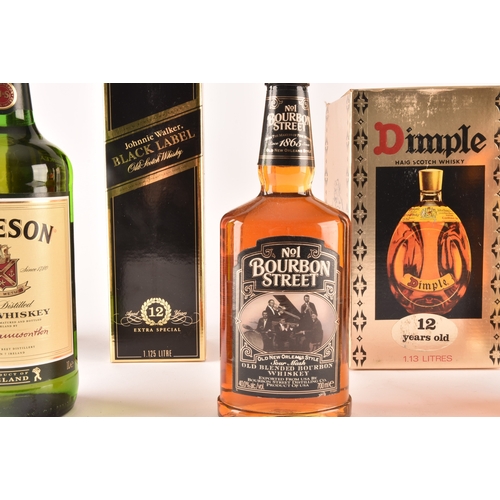 314 - A group of seven bottle of whisky, including Johnnie Walker black label 12 year old, Dimple Haig 12 ... 