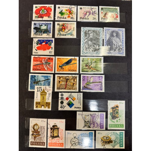 262 - Stamps. Polish Polska. A quantity of stamps albums, mostly well presented and unmounted in albums in... 