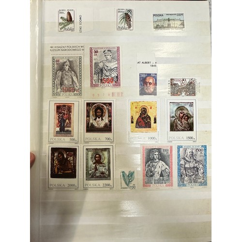 262 - Stamps. Polish Polska. A quantity of stamps albums, mostly well presented and unmounted in albums in... 