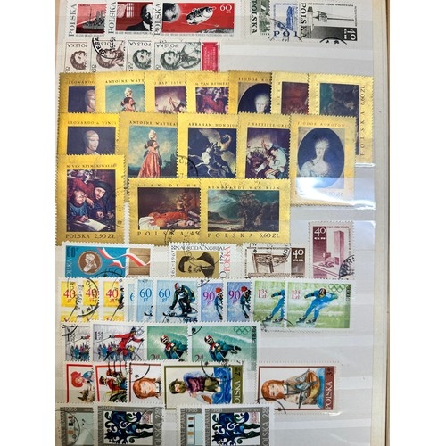 262 - Stamps. Polish Polska. A quantity of stamps albums, mostly well presented and unmounted in albums in... 