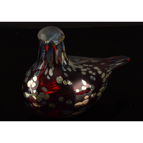 236 - Oiva Toikka (Finnish, 1931-2019)A 1970's iittala Finland hand blown glass bird, ruby with speckle al... 