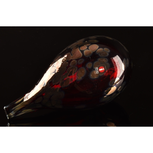 236 - Oiva Toikka (Finnish, 1931-2019)A 1970's iittala Finland hand blown glass bird, ruby with speckle al... 