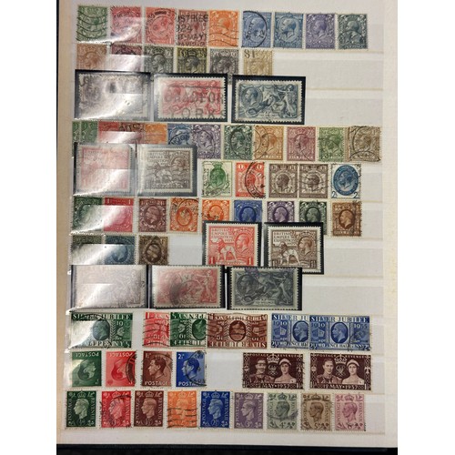 267 - GB Stamps. A large collection of stamps mostly unmounted in albums, many mint, including 1840-1981, ... 