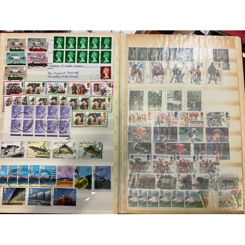 267 - GB Stamps. A large collection of stamps mostly unmounted in albums, many mint, including 1840-1981, ... 