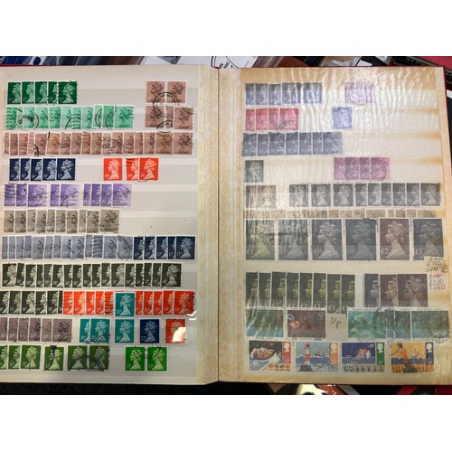 267 - GB Stamps. A large collection of stamps mostly unmounted in albums, many mint, including 1840-1981, ... 