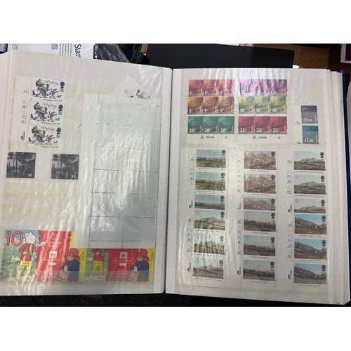 267 - GB Stamps. A large collection of stamps mostly unmounted in albums, many mint, including 1840-1981, ... 