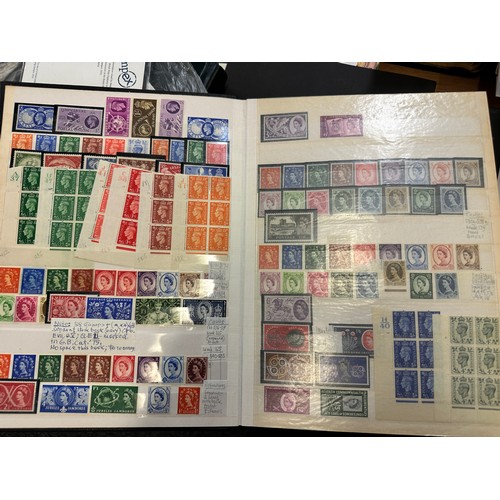 267 - GB Stamps. A large collection of stamps mostly unmounted in albums, many mint, including 1840-1981, ... 