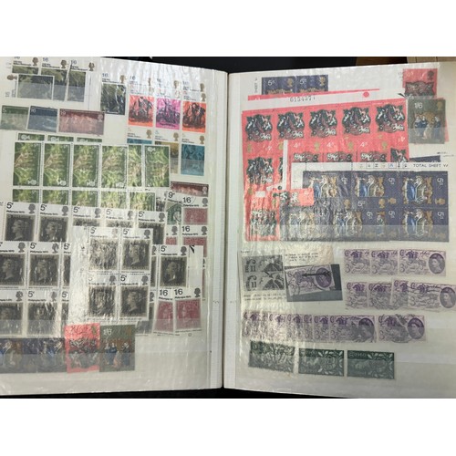 267 - GB Stamps. A large collection of stamps mostly unmounted in albums, many mint, including 1840-1981, ... 