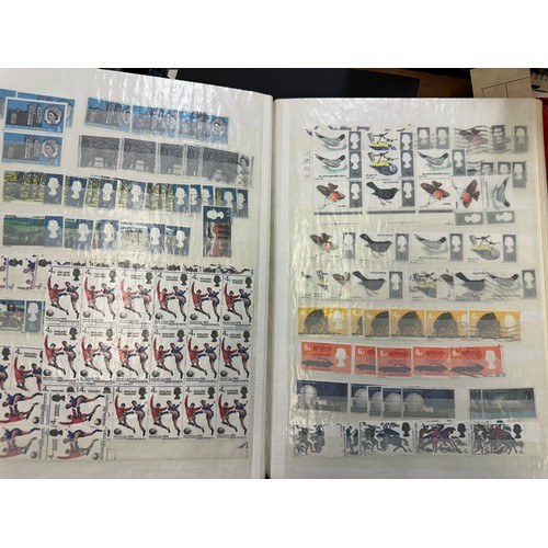 267 - GB Stamps. A large collection of stamps mostly unmounted in albums, many mint, including 1840-1981, ... 