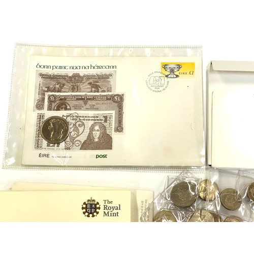 85 - A collection of circulated coinage, including Victorian and later coins, a silver Alderney Five poun... 