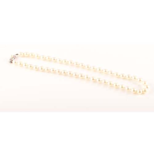 109 - A group of gold and pearl jewellery, including a pair of 14ct yellow gold pearl clip on earrings, a ... 