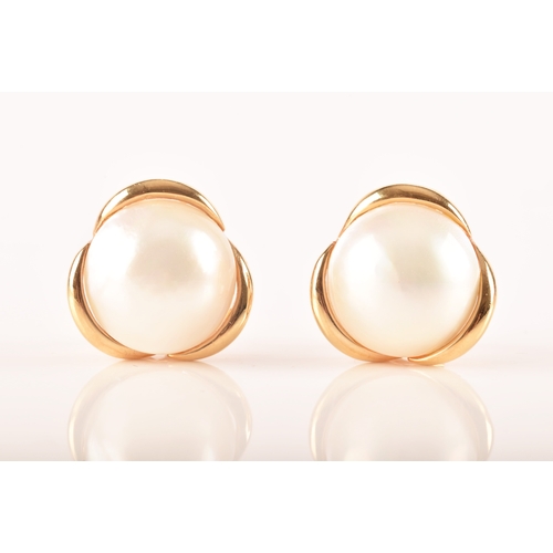 109 - A group of gold and pearl jewellery, including a pair of 14ct yellow gold pearl clip on earrings, a ... 