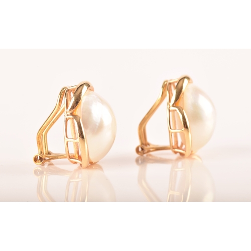 109 - A group of gold and pearl jewellery, including a pair of 14ct yellow gold pearl clip on earrings, a ... 