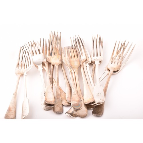 197 - A large collection of Georgian and later silver flatware of various dates and maker's, including a p... 