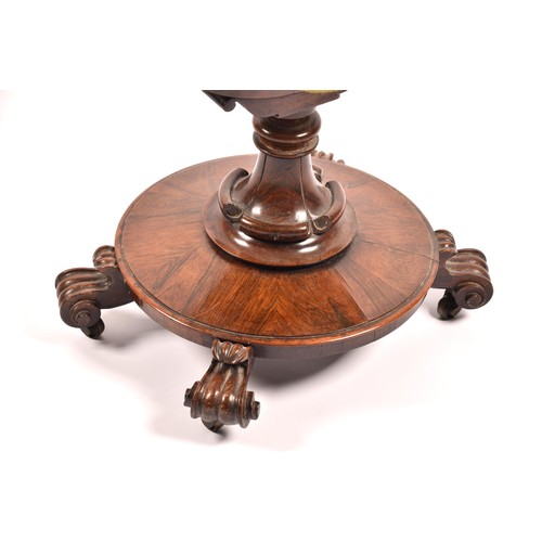 370 - A Regency rosewood chess top work table, the foldover top with inlaid chess board, over a frieze dra... 