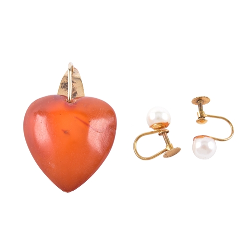 38 - An amber pendant with a yellow gold bale, a pair of 9ct yellow gold pearl screw back earrings, toget... 