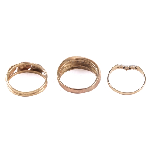 43 - A 9ct yellow and rose gold ring, the band with foliate design, size S, together with a 9ct yellow go... 