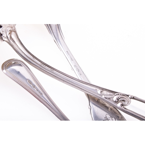 169 - A group of assorted silver items, including a continental 800 silver porridger, two 800 silver lidde... 