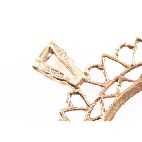 112 - An Edward VII 1906 gold full sovereign, accompanied by a 9ct yellow gold fitted gold mount featuring... 