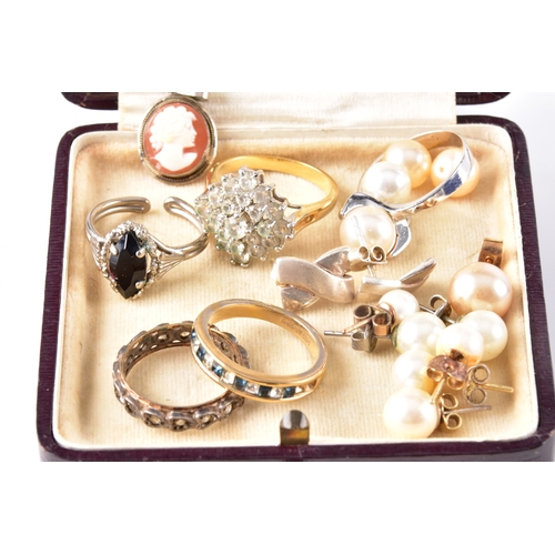 72 - Group of assorted jewellery items, including a 9ct rose gold pendant mount a/f, a pair of 9ct rose g... 