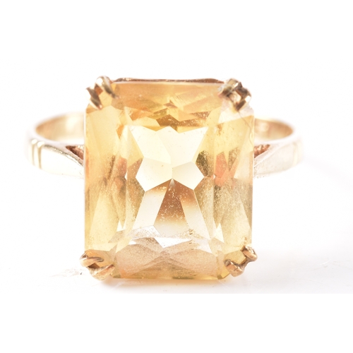 72 - Group of assorted jewellery items, including a 9ct rose gold pendant mount a/f, a pair of 9ct rose g... 