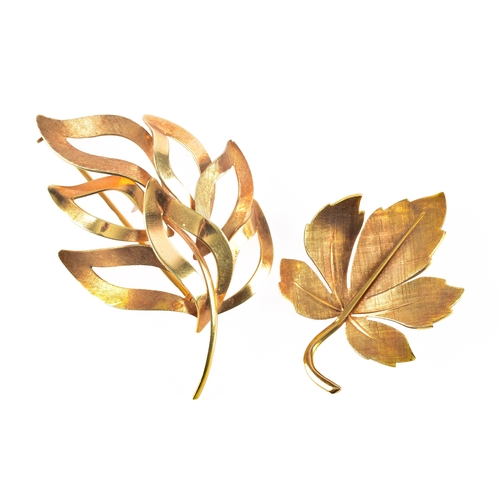 81 - Two 9ct yellow gold leaf brooches, 4.8 cm and 3.8 cm.