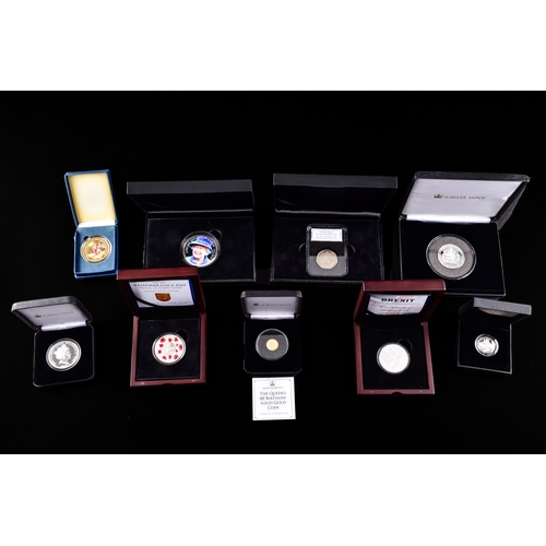 113 - A mixed collection of modern commemorative issues, including a cased Magna Carta 800th Anniversary s... 