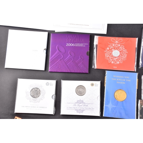 113 - A mixed collection of modern commemorative issues, including a cased Magna Carta 800th Anniversary s... 