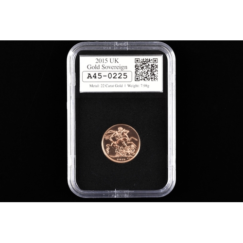91 - An Elizabeth II 2015 full gold sovereign, in presentation case.