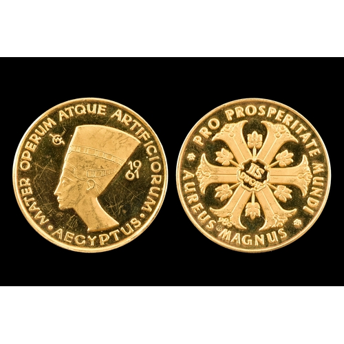 96 - A 1961 Egypt Aureus Magnus 1 Sukat gold medal.