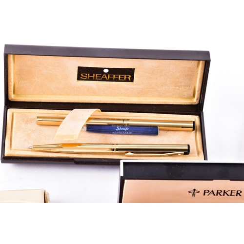 27 - A collection of vintage fountain pens, ballpoint pens and propelling pencils, including Parker, Shea... 