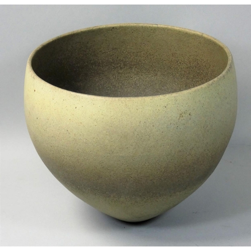 139 - Ruth King (b.1955), a large stoneware bowl on small conical foot, diameter 18cm, height 16cm.