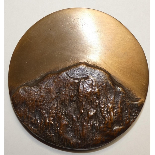 200 - British Art Medal Society, Ron Dutton (1974 - 2017), Fleetwith Gable Edge, 1980, bronze, stamped 2 -... 